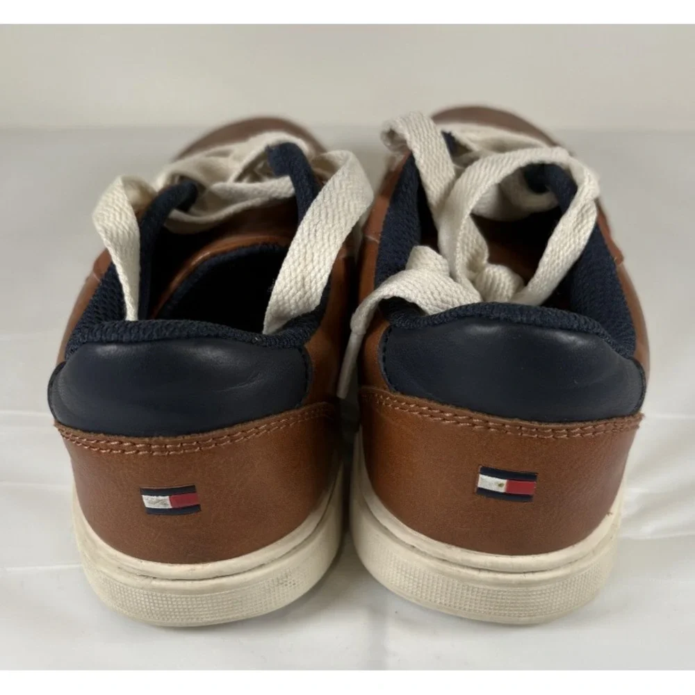 Tommy Hilfiger Kids Brown Faux Leather Low Top Casual Shoes Size‎ 3 Youth